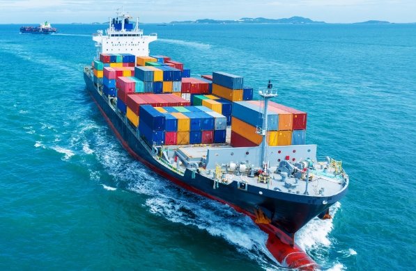 深圳海運(yùn)以其發(fā)達(dá)的物流體系在全球海運(yùn)市場中占據(jù)舉足輕重的地位