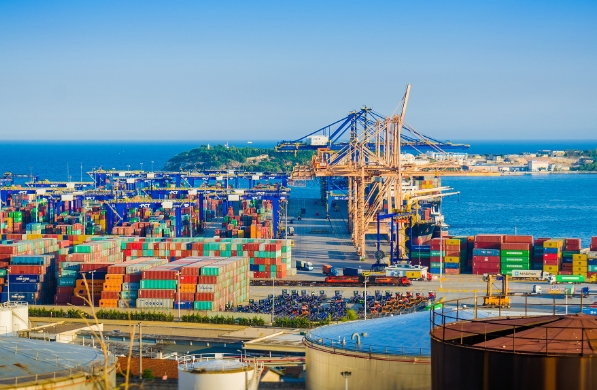 深圳的國際貨代公司在面對(duì)挑戰(zhàn)的同時(shí)，也迎來了前所未有的發(fā)展機(jī)遇