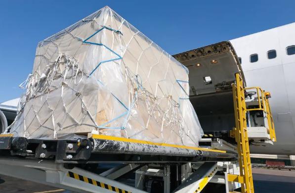 英國貨代在推動國際貿(mào)易和提升物流效率方面的作用有哪些？