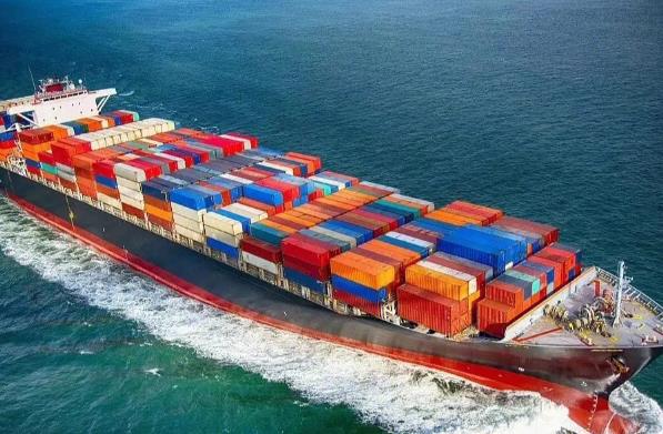 在全球化的背景下，貨代行業(yè)成為了國際貿(mào)易中不可或缺的一環(huán)
