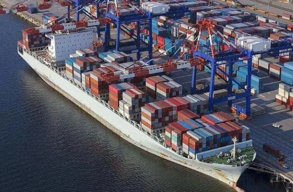 海運(yùn)貨代作為國際物流鏈中的關(guān)鍵一環(huán)，推動(dòng)著世界貿(mào)易的繁榮發(fā)展