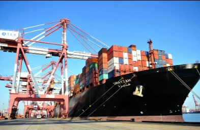 國(guó)際海運(yùn)在歷史的長(zhǎng)河中不斷前行，見證著人類文明的進(jìn)步與變遷